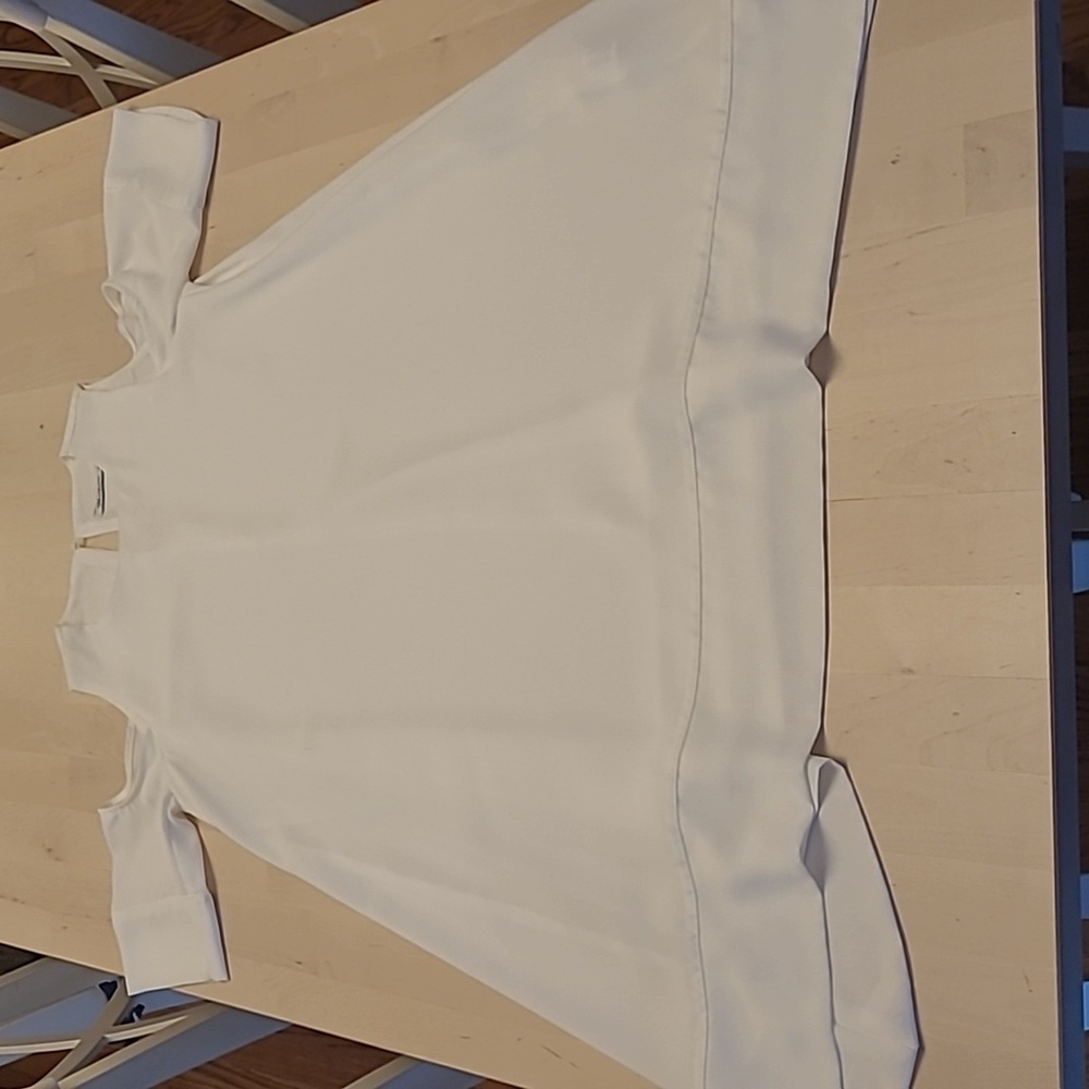 NWOT YuLinGe White Cut-out Shoulder Swing Dress with High Neckline Keyhole Back